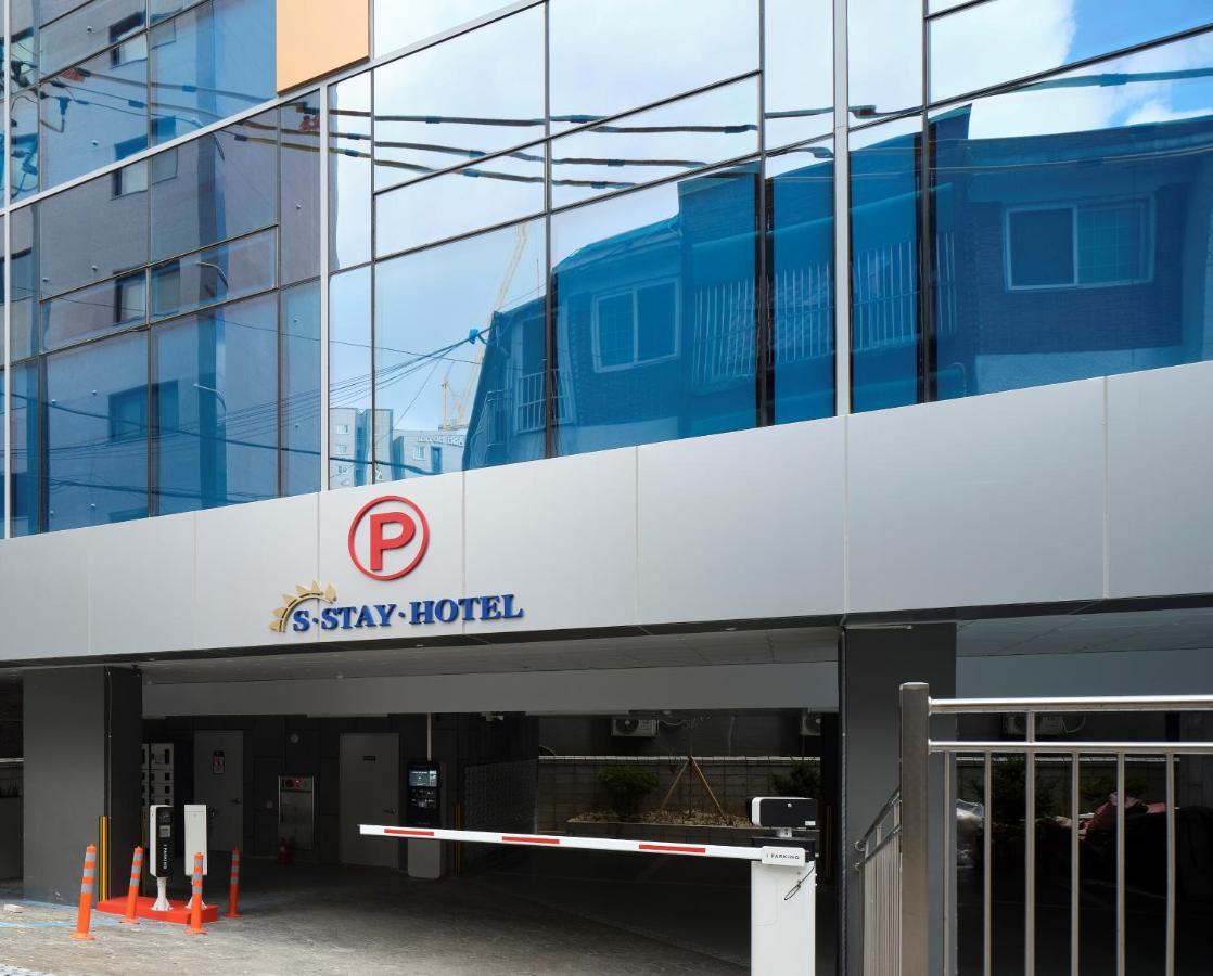 S Stay Hotel Suwon Dış mekan fotoğraf